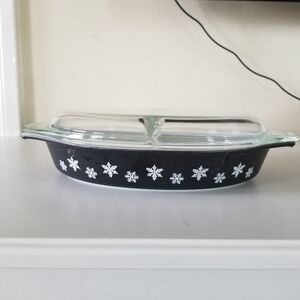 Pyrex | RARE Snowflakes Divided Dish
